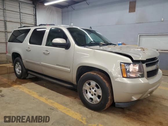 ✅ 2008 Chevrolet Suburban 3LT • VIN: 1GNFC16038R142159 • Lot: 89521845. Listed on Copart with 140,112 mi. Free auction sales archive from the USA and detailed vehicle history report at DreamBid. Image 4.