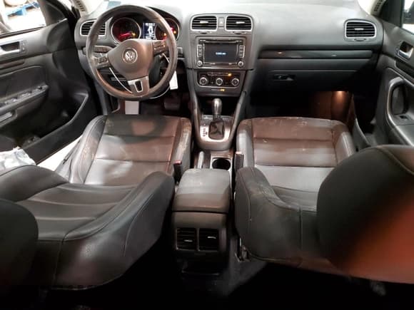 ✅ 2014 Volkswagen Jetta S • VIN: 3VWPP7AJ6EM614739 • Lot: 86297525. Wystawiony na Copart z przebiegiem 124 068 mil. Bezpłatny archiwum sprzedaży aukcyjnych z USA i szczegółowy raport historii pojazdu na DreamBid. Zdjęcie 8.