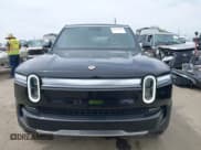 ✅ 2025 Rivian R1S Adventure • VIN: 7PDSGBBA1SN071292 • Lot: 42371811. Listed on IAAI with 3,853 mi. Free auction sales archive from the USA and detailed vehicle history report at DreamBid. Image 13.