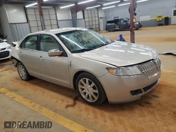✅ 2010 Lincoln MKZ • VIN: 3LNHL2GC5AR610348 • Lot: 81887445. Listed on Copart with 166,293 mi. Free auction sales archive from the USA and detailed vehicle history report at DreamBid. Image 4.