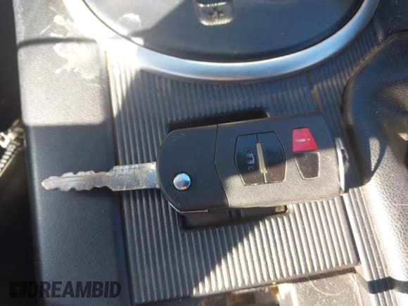 ✅ 2006 Mazda MX-5 Miata Grand Touring • VIN: JM1NC25FX60122377 • Lot: 43743114. Wystawiony na IAAI z przebiegiem 144 588 mil. Bezpłatny archiwum sprzedaży aukcyjnych z USA i szczegółowy raport historii pojazdu na DreamBid. Zdjęcie 11.