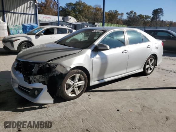 ✅ 2013 Toyota Camry L • VIN: 4T1BF1FK1DU257913 • Lot: 93245995. Wystawiony na Copart z przebiegiem 134 730 mil. Bezpłatny archiwum sprzedaży aukcyjnych z USA i szczegółowy raport historii pojazdu na DreamBid. Zdjęcie 1.