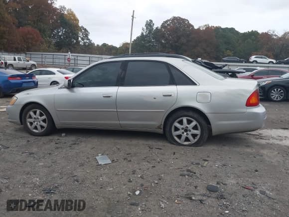 ✅ 2000 Toyota Avalon XL • VIN: 4T1BF28B1YU026051 • Lot: 43654465. Listed on IAAI with 237,484 mi. Free auction sales archive from the USA and detailed vehicle history report at DreamBid. Image 14.