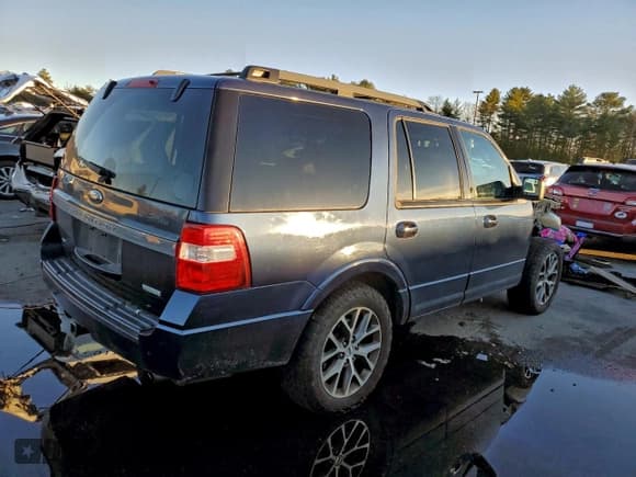 ✅ 2016 Ford Expedition XLT • VIN: 1FMJU1JT0GEF28685 • Lot: 94631975. Wystawiony na Copart z przebiegiem 102 160 mil. Bezpłatny archiwum sprzedaży aukcyjnych z USA i szczegółowy raport historii pojazdu na DreamBid. Zdjęcie 3.