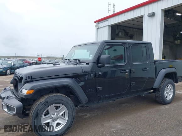 ✅ 2023 Jeep Gladiator Sport S • VIN: 1C6HJTAG8PL522548 • Лот: 42278010. Опубликован ранее на IAAI с пробегом 58 491 миль. Бесплатный доступ к архиву аукционных продаж из США и подробный отчёт об истории автомобиля на DreamBid. Изображение 6.