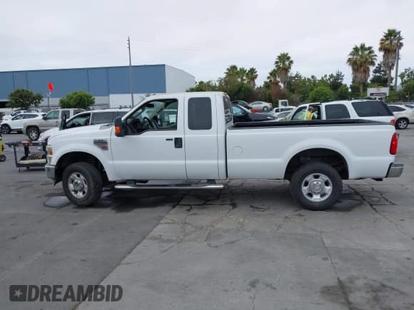 ✅ 2010 Ford F-250 XL • VIN: 1FTSX2BR3AEA11199 • Lot: 43120752. Listed on IAAI with 153,761 mi. Free auction sales archive from the USA and detailed vehicle history report at DreamBid. Image 14.