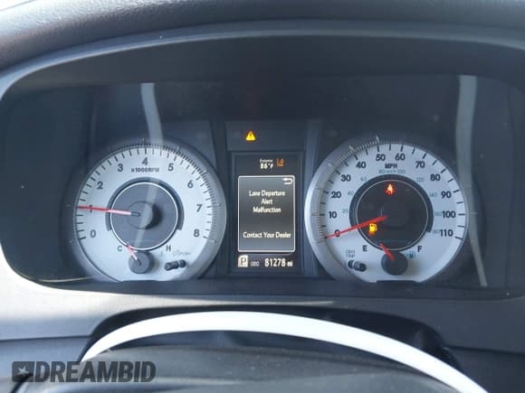 ✅ 2018 Toyota Sienna SE • VIN: 5TDXZ3DCXJS962511 • Lot: 43111836. Wystawiony na IAAI z przebiegiem 81 278 mil. Bezpłatny archiwum sprzedaży aukcyjnych z USA i szczegółowy raport historii pojazdu na DreamBid. Zdjęcie 7.