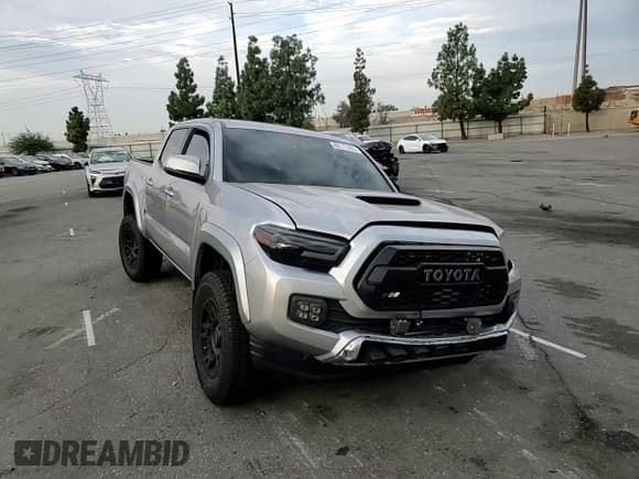 ✅ 2018 Toyota Tacoma TRD Sport • VIN: 5TFAZ5CN3JX065559 • Lot: 92111435. Listed on Copart with 50,066 mi. Free auction sales archive from the USA and detailed vehicle history report at DreamBid. Image 13.