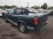 1998 Chevrolet Silverado 1500 z VIN 1GCEC14R3WZ141824, wystawiony jako Copart lot #84471025 z przebiegiem 171 517 mil mil oraz Szkoda całkowita • Salvage title. Historia ofert i sprzedaży dostępna na DreamBid. Obrazek 2.