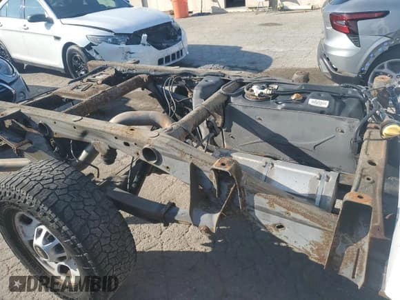 ✅ 2014 Chevrolet Silverado 2500HD Work Truck • VIN: 1GC0KVCG6EF122656 • Lot: 71656724. Wystawiony na Copart z przebiegiem 58 071 mil. Bezpłatny archiwum sprzedaży aukcyjnych z USA i szczegółowy raport historii pojazdu na DreamBid. Zdjęcie 10.