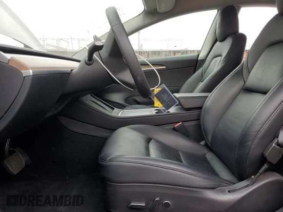 ✅ 2022 Tesla Model 3 • VIN: 5YJ3E1EA0NF375126 • Lot: 53294925. Listed on Copart with 28,318 mi. Free auction sales archive from the USA and detailed vehicle history report at DreamBid. Image 7.