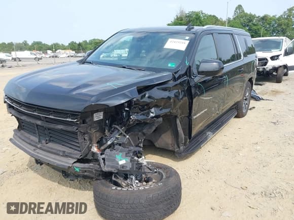 ✅ 2022 Chevrolet Suburban LT • VIN: 1GNSKCKDXNR195278 • Lot: 42429218. Listed on IAAI with 86,022 mi. Free auction sales archive from the USA and detailed vehicle history report at DreamBid. Image 2.