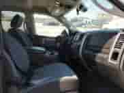 2024 Ram 1500 SLT z VIN 1C6RR6GG0RS127830, wystawiony jako Copart lot #81643515 z przebiegiem 38 466 mil mil oraz Nie do naprawy • Non repairable. Historia ofert i sprzedaży dostępna na DreamBid. Obrazek 7.