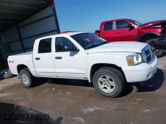 ✅ 2005 Dodge Dakota SLT • VIN: 1D7HW48N75S263077 • Lot: 42537856. Listed on IAAI with 182,479 mi. Free auction sales archive from the USA and detailed vehicle history report at DreamBid. Image 14.