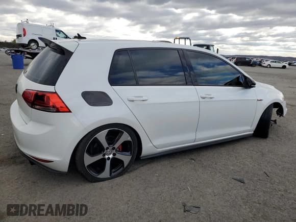 ✅ 2016 Volkswagen Golf GTI S • VIN: 3VW5T7AU1GM009818 • Lot: 90511555. Wystawiony na Copart z przebiegiem 113 280 mil. Bezpłatny archiwum sprzedaży aukcyjnych z USA i szczegółowy raport historii pojazdu na DreamBid. Zdjęcie 3.