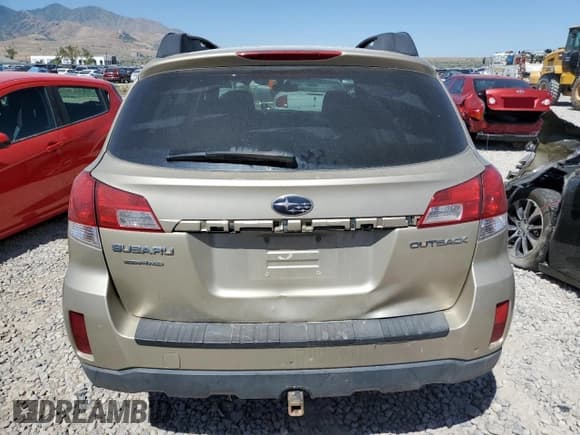 ✅ 2010 Subaru Outback Premium • VIN: 4S4BRCGC5A1350179 • Lot: 60934514. Listed on Copart with 262,757 mi. Free auction sales archive from the USA and detailed vehicle history report at DreamBid. Image 6.