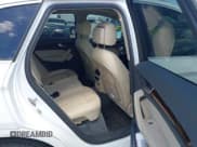 ✅ 2020 Audi Q5 Premium • VIN: WA1ANAFY4L2064439 • Lot: 42612474. Wystawiony na IAAI z przebiegiem 136 679 mil. Bezpłatny archiwum sprzedaży aukcyjnych z USA i szczegółowy raport historii pojazdu na DreamBid. Zdjęcie 8.