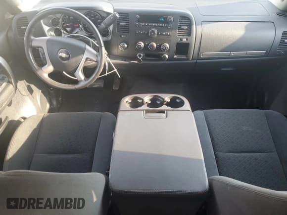 ✅ 2008 Chevrolet Silverado 2500HD 1LT • VIN: 1GCHK29K68E197574 • Lot: 52921025. Wystawiony na Copart z przebiegiem 105 066 mil. Bezpłatny archiwum sprzedaży aukcyjnych z USA i szczegółowy raport historii pojazdu na DreamBid. Zdjęcie 8.