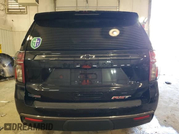 ✅ 2022 Chevrolet Suburban RST • VIN: 1GNSKEKD8NR206595 • Lot: 65003794. Wystawiony na Copart z przebiegiem 34 559 mil. Bezpłatny archiwum sprzedaży aukcyjnych z USA i szczegółowy raport historii pojazdu na DreamBid. Zdjęcie 6.