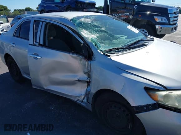 ✅ 2013 Toyota Corolla LE • VIN: 2T1BU4EE0DC964053 • Lot: 43596675. Listed on IAAI with 157,642 mi. Free auction sales archive from the USA and detailed vehicle history report at DreamBid. Image 6.