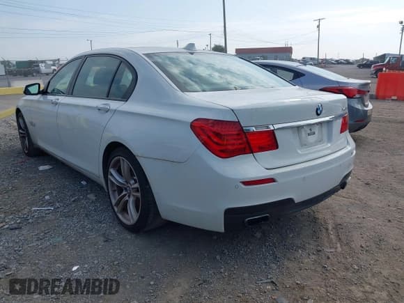 ✅ 2012 BMW 7 Series 740Li • VIN: WBAKB4C58CC576307 • Lot: 43181631. Listed on IAAI with 198,413 mi. Free auction sales archive from the USA and detailed vehicle history report at DreamBid. Image 3.