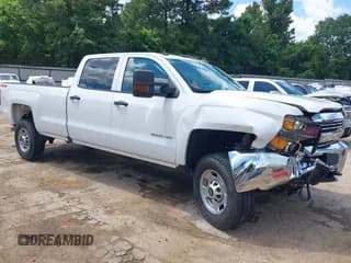 ✅ 2018 Chevrolet Silverado 2500HD Work Truck • VIN: 1GC1KUEGXJF221101 • Лот: 42242305. Опубликован ранее на IAAI с пробегом Не указан. Бесплатный доступ к архиву аукционных продаж из США и подробный отчёт об истории автомобиля на DreamBid. Изображение 1.