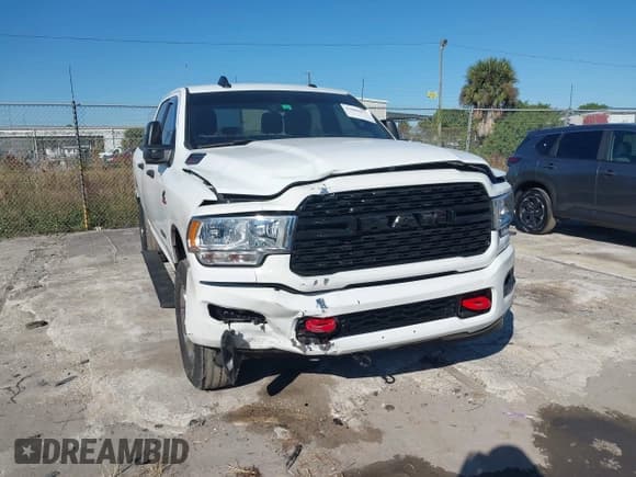 ✅ 2023 Ram 2500 Big Horn • VIN: 3C6UR5DL5PG613267 • Лот: 43606477. Опубликован ранее на IAAI с пробегом 24 345 миль. Бесплатный доступ к архиву аукционных продаж из США и подробный отчёт об истории автомобиля на DreamBid. Изображение 6.