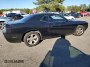 ✅ 2010 Dodge Challenger SE • VIN: 2B3CJ4DV1AH208488 • Lot: 87176324. Wystawiony na Copart z przebiegiem Nie podano. Bezpłatny archiwum sprzedaży aukcyjnych z USA i szczegółowy raport historii pojazdu na DreamBid. Zdjęcie 3.