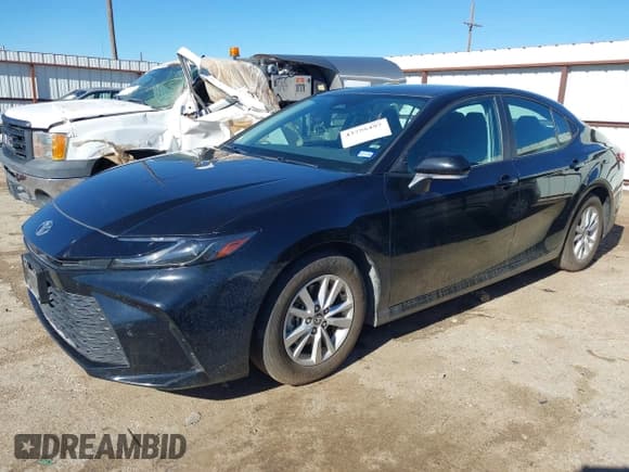 ✅ 2025 Toyota Camry LE • VIN: 4T1DAACK8SU032624 • Lot: 43755497. Wystawiony na IAAI z przebiegiem 32 596 mil. Bezpłatny archiwum sprzedaży aukcyjnych z USA i szczegółowy raport historii pojazdu na DreamBid. Zdjęcie 17.