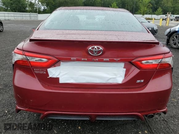✅ 2018 Toyota Camry LE • VIN: 4T1B11HK5JU656430 • Lot: 69704045. Wystawiony na Copart z przebiegiem 125 781 mil. Bezpłatny archiwum sprzedaży aukcyjnych z USA i szczegółowy raport historii pojazdu na DreamBid. Zdjęcie 6.