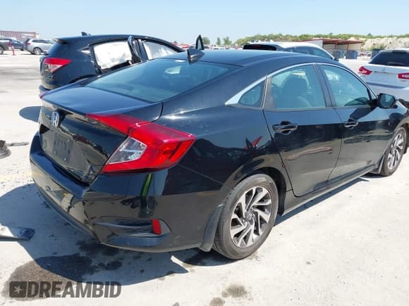 ✅ 2018 Honda Civic EX • VIN: 2HGFC2F79JH593941 • Лот: 43185557. Опубликован ранее на IAAI с пробегом 181 555 миль. Бесплатный доступ к архиву аукционных продаж из США и подробный отчёт об истории автомобиля на DreamBid. Изображение 4.