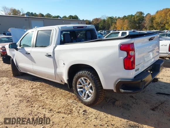 ✅ 2025 Chevrolet Silverado 1500 • VIN: 1GCUKAED7SZ276333 • Лот: 43591724. Опубликован ранее на IAAI с пробегом 8 475 миль. Бесплатный доступ к архиву аукционных продаж из США и подробный отчёт об истории автомобиля на DreamBid. Изображение 3.