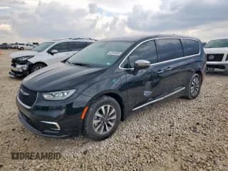 ✅ 2022 Chrysler Pacifica Hybrid Limited • VIN: 2C4RC1S74NR183611 • Lot: 62025365. Wystawiony na Copart z przebiegiem 41 702 mil. Bezpłatny archiwum sprzedaży aukcyjnych z USA i szczegółowy raport historii pojazdu na DreamBid. Zdjęcie 1.