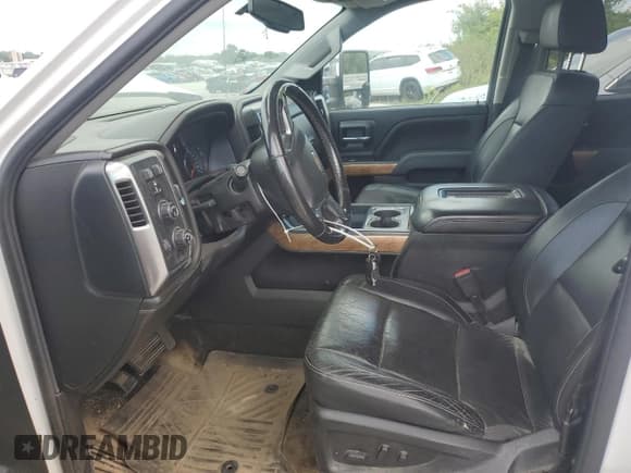 ✅ 2018 Chevrolet Silverado 1500 LTZ • VIN: 1GCVKSEC6JZ140629 • Lot: 69186615. Wystawiony na Copart z przebiegiem 173 010 mil. Bezpłatny archiwum sprzedaży aukcyjnych z USA i szczegółowy raport historii pojazdu na DreamBid. Zdjęcie 7.