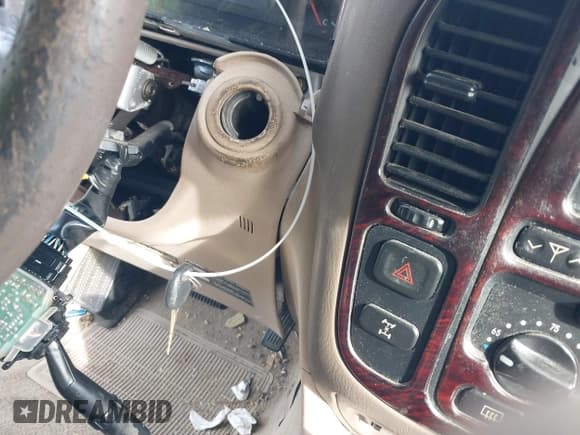 ✅ 2000 Toyota Land Cruiser • VIN: JT3HT05J4Y0088630 • Lot: 43642443. Wystawiony na IAAI z przebiegiem 227 027 mil. Bezpłatny archiwum sprzedaży aukcyjnych z USA i szczegółowy raport historii pojazdu na DreamBid. Zdjęcie 17.