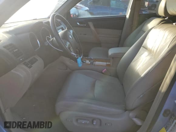 ✅ 2009 Toyota Highlander Limited • VIN: JTEEW44AX92034099 • Lot: 82220645. Wystawiony na Copart z przebiegiem 183 101 mil. Bezpłatny archiwum sprzedaży aukcyjnych z USA i szczegółowy raport historii pojazdu na DreamBid. Zdjęcie 7.