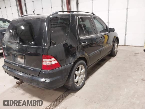 ✅ 2003 Mercedes-Benz M 350 • VIN: 4JGAB57E73A420586 • Лот: 43795890. Опубликован ранее на IAAI с пробегом 151 519 миль. Бесплатный доступ к архиву аукционных продаж из США и подробный отчёт об истории автомобиля на DreamBid. Изображение 4.