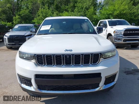 ✅ 2023 Jeep Grand Cherokee Limited • VIN: 1C4RJKBG9P8850151 • Lot: 42438106. Listed on IAAI with 44,618 mi. Free auction sales archive from the USA and detailed vehicle history report at DreamBid. Image 13.