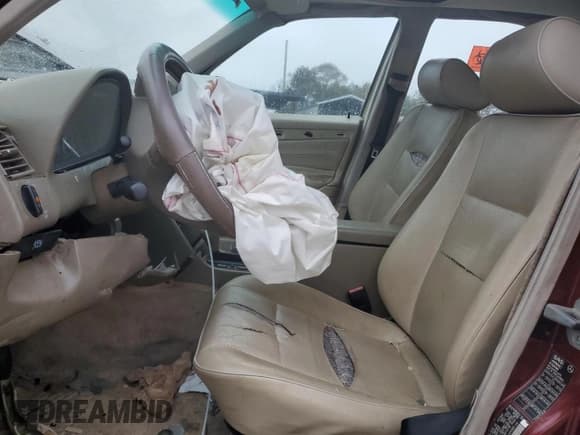 ✅ 1999 Mercedes-Benz C 230/260/280/320 • VIN: WDBHA24G6XA665992 • Лот: 83875544. Опубликован ранее на Copart с пробегом Не указан. Бесплатный доступ к архиву аукционных продаж из США и подробный отчёт об истории автомобиля на DreamBid. Изображение 7.