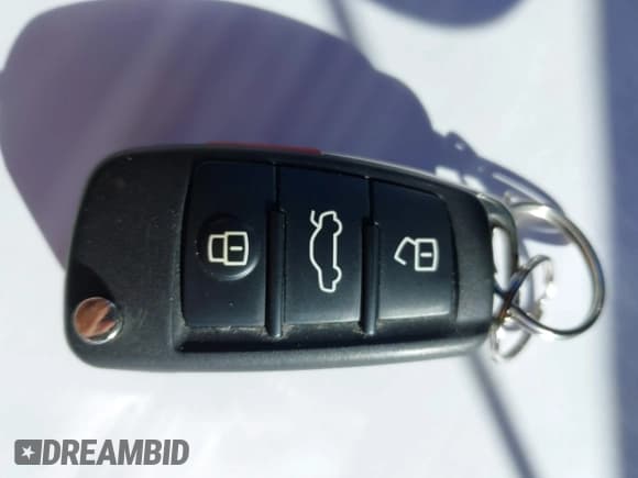 ✅ 2020 Audi A3 Premium Plus • VIN: WAUCUGFF7LA005133 • Лот: 43626374. Опубликован ранее на IAAI с пробегом 75 651 миль. Бесплатный доступ к архиву аукционных продаж из США и подробный отчёт об истории автомобиля на DreamBid. Изображение 11.