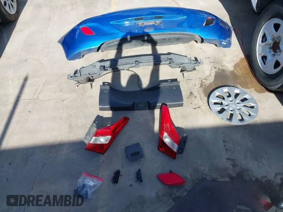 2017 Hyundai Elantra z VIN KMHD35LH6HU380209, wystawiony jako IAAI lot #43279739 z przebiegiem 50 676 mil mil oraz . Historia ofert i sprzedaży dostępna na DreamBid. Obrazek 12.