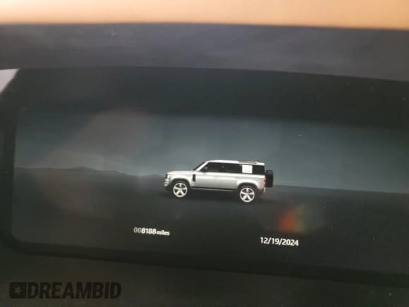 ✅ 2024 Land Rover Defender V8 • VIN: SALEBEEEXR2274835 • Лот: 85850234. Опубликован ранее на Copart с пробегом 8 188 миль. Бесплатный доступ к архиву аукционных продаж из США и подробный отчёт об истории автомобиля на DreamBid. Изображение 9.