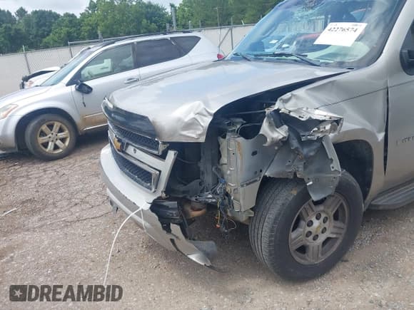 ✅ 2007 Chevrolet Avalanche LTZ • VIN: 3GNEC120X7G116612 • Lot: 42276574. Listed on IAAI with Not provided. Free auction sales archive from the USA and detailed vehicle history report at DreamBid. Image 6.