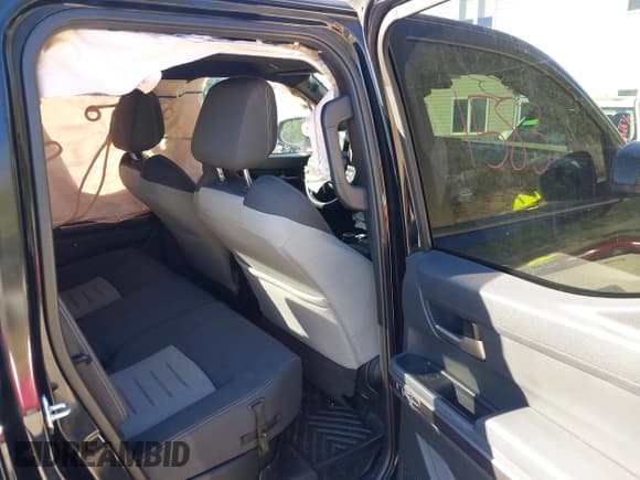 ✅ 2024 Toyota Tacoma TRD Off Road • VIN: 3TMLB5JN5RM037103 • Lot: 43341583. Listed on IAAI with 15,823 mi. Free auction sales archive from the USA and detailed vehicle history report at DreamBid. Image 8.