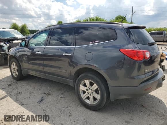 ✅ 2012 Chevrolet Traverse 1LT • VIN: 1GNKRGED2CJ332174 • Lot: 67398175. Wystawiony na Copart z przebiegiem Nie podano. Bezpłatny archiwum sprzedaży aukcyjnych z USA i szczegółowy raport historii pojazdu na DreamBid. Zdjęcie 2.