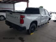 ✅ 2022 Chevrolet Silverado 1500 LT Trail Boss • VIN: 1GCPYFED2NZ110542 • Lot: 41934953. Wystawiony na IAAI z przebiegiem 62 249 mil. Bezpłatny archiwum sprzedaży aukcyjnych z USA i szczegółowy raport historii pojazdu na DreamBid. Zdjęcie 4.