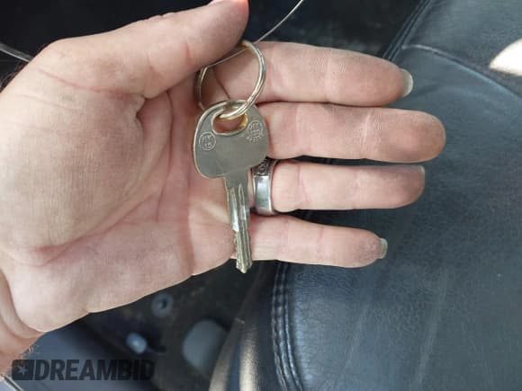 ✅ 2011 Hyundai Santa Fe Limited • VIN: 5XYZKDAG7BG079913 • Lot: 43451157. Listed on IAAI with 85,129 mi. Free auction sales archive from the USA and detailed vehicle history report at DreamBid. Image 11.