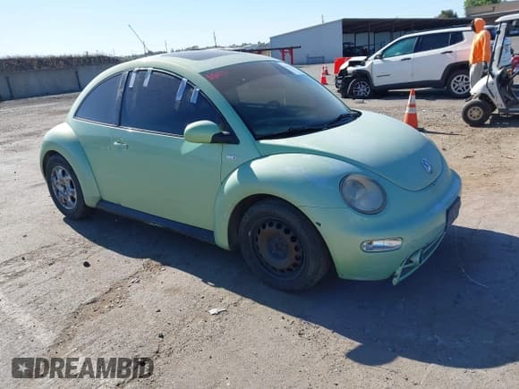 ✅ 2002 Volkswagen Beetle GLS • VIN: 3VWCK21C02M440356 • Lot: 42323403. Listed on IAAI with 204,146 mi. Free auction sales archive from the USA and detailed vehicle history report at DreamBid. Image 1.