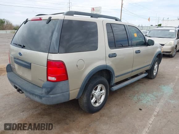 ✅ 2005 Ford Explorer XLS • VIN: 1FMZU72K15ZA54487 • Лот: 42998140. Опубликован ранее на IAAI с пробегом Не указан. Бесплатный доступ к архиву аукционных продаж из США и подробный отчёт об истории автомобиля на DreamBid. Изображение 4.