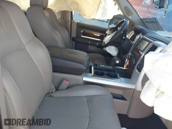 ✅ 2009 Dodge 1500 Sport • VIN: 1D3HB13T99S772935 • Lot: 41006604. Wystawiony na IAAI z przebiegiem 118 772 mil. Bezpłatny archiwum sprzedaży aukcyjnych z USA i szczegółowy raport historii pojazdu na DreamBid. Zdjęcie 5.